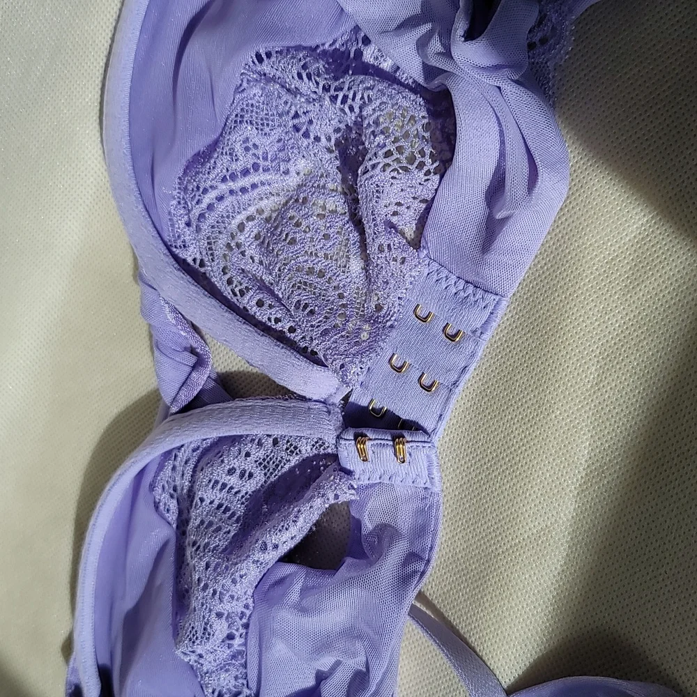 NEW VS LILAC LACY SHEER BRA  36C - Picture 6 of 7